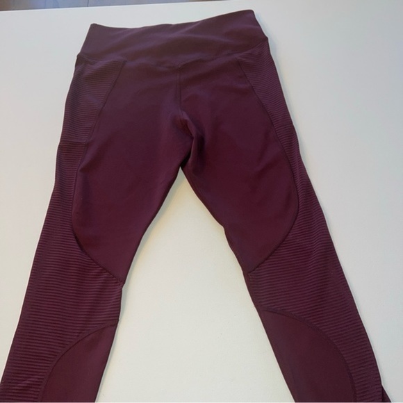 EUC ADIDAS CLIMALITE Size L Womens Stretch Pull On Athletic Cropped Leggings (T) - Picture 6 of 6